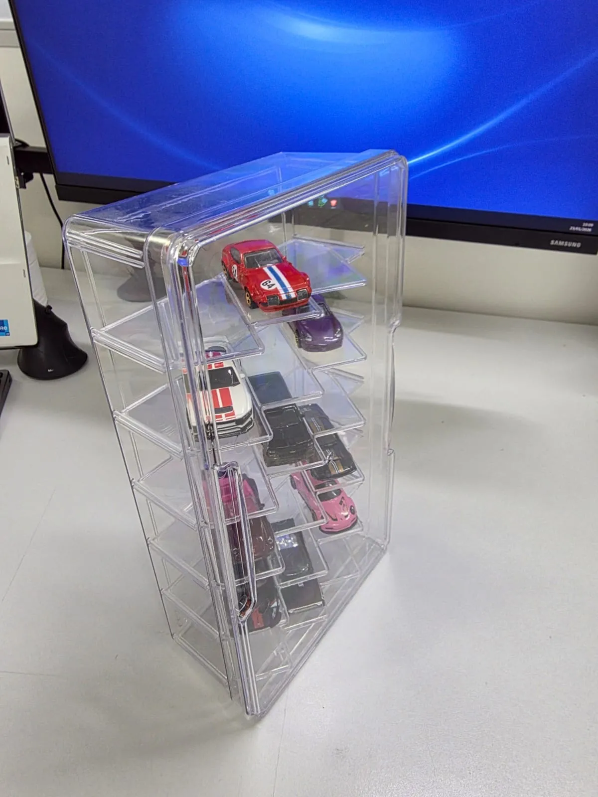 BG/ gabriel.s /EXPOSITOR ACRÍLICO HOTWHEELS! 49,00 SEGUIDOS DE 9,00