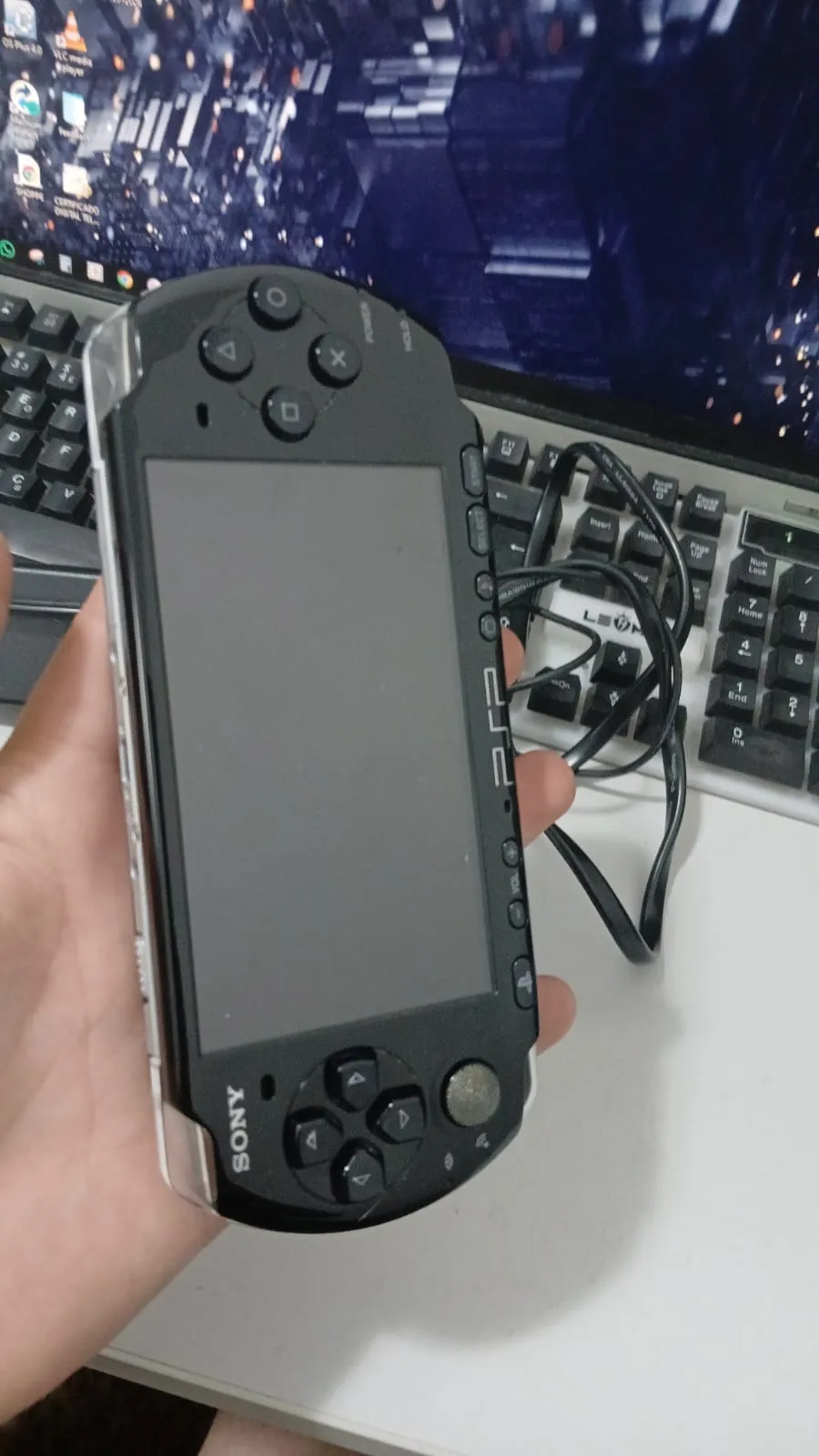 CL/ SONY PSP  LINDO 300,00 SEGUIDOS 28,00