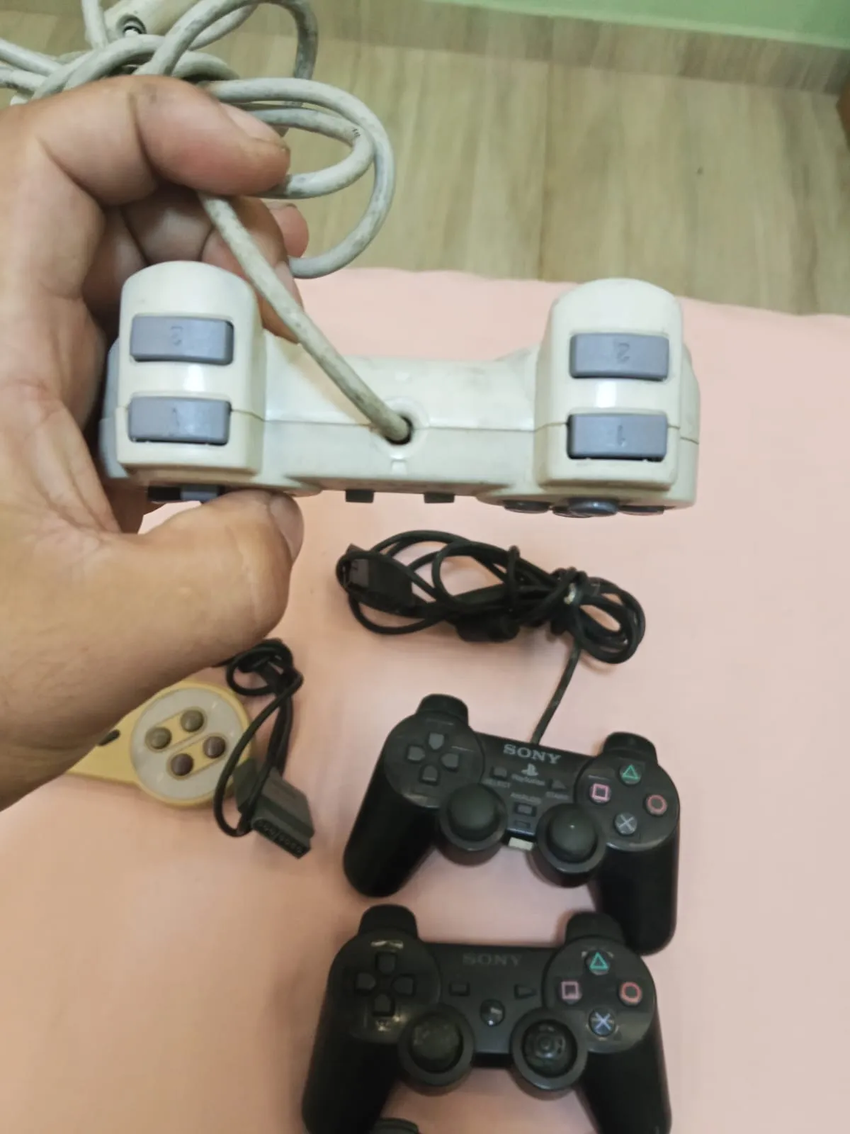 TA/ LOTE DE 6 CONTROLES! 77,00 SEGUIDOS DE 10,00