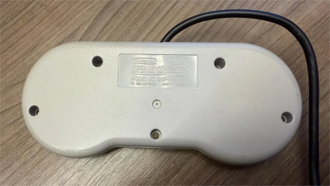 R9/ Evandro ferreira /ORIGINAL CONTROLE SNES 🎮🎮 47,00 SEGUIDOS DE 9,00 🚨🚨