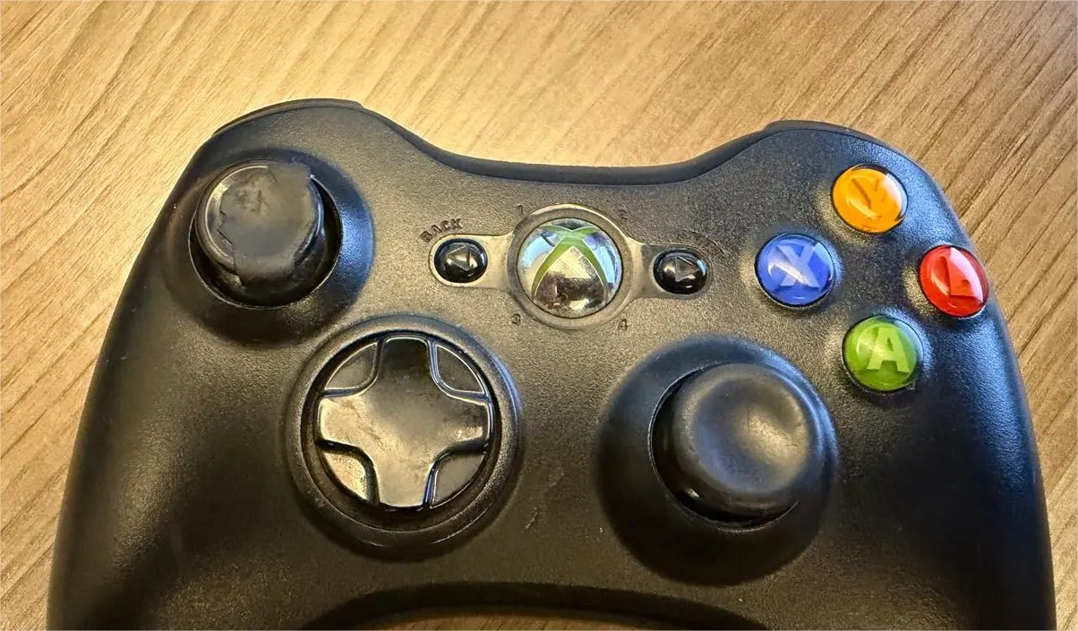 R9/ ORIGINAL CONTROLE XBOX 360 – 49,00 SEGUIDOS DE 7,00