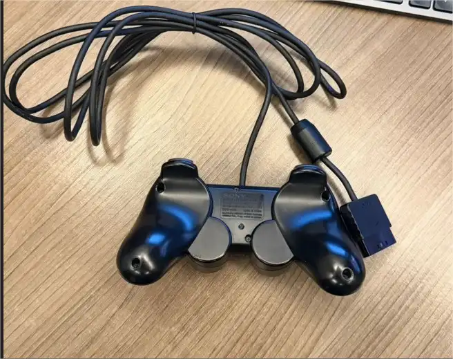 R9/ 17thiagoov /ORIGINAL CONTROLE PS2🚨😍, 49,00 SEGUIDOS DE 6,00😮