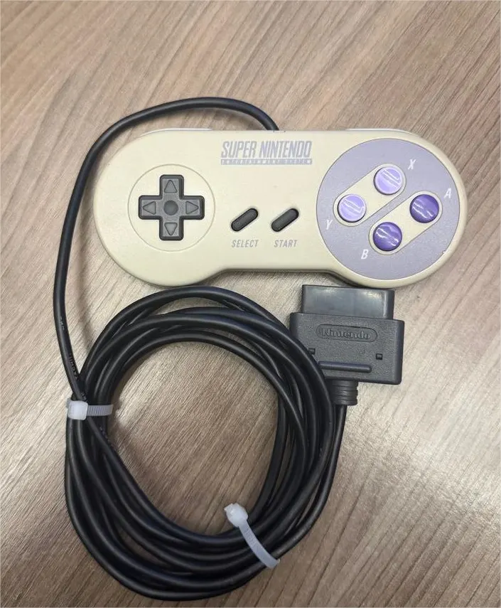 R9/ Evandro ferreira /ORIGINAL CONTROLE SNES 🎮🎮 47,00 SEGUIDOS DE 9,00 🚨🚨