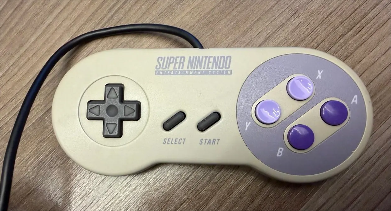 R9/ Evandro ferreira /ORIGINAL CONTROLE SNES 🎮🎮 47,00 SEGUIDOS DE 9,00 🚨🚨