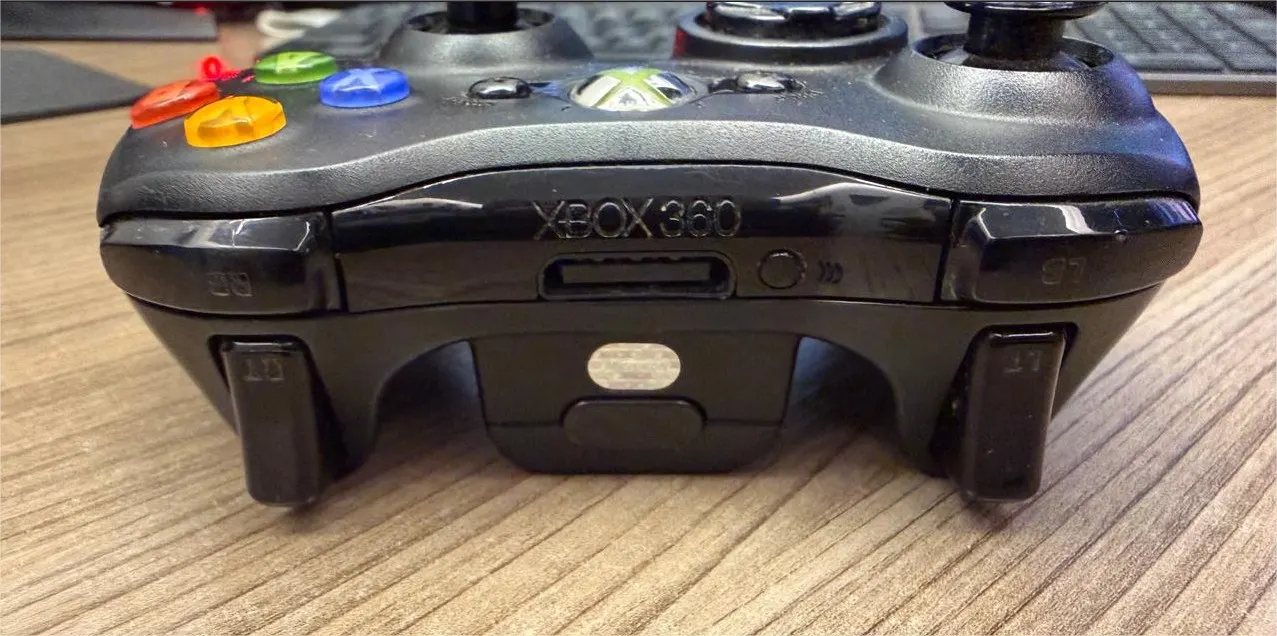 R9/ S***pf /ORIGINA CONTROLE XBOX 360 😍😍 49,00 SEGUIDOS DE 7,00🚨🚨