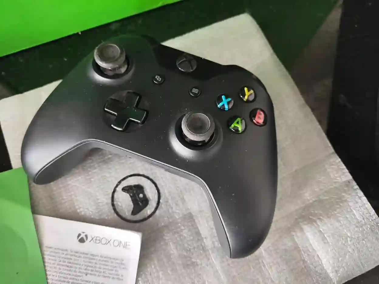 XT/ guegue /LINDO XBOX ONE NA CAIXA! 277,00 SEGUIDOS DE 25,00