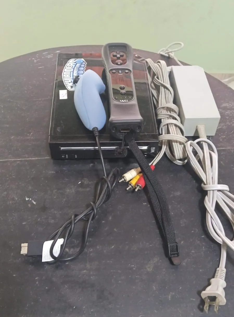 TA/ Lucas F /NINTENDO WII BLACK! 99,00 SEGUIDOS DE 25,00