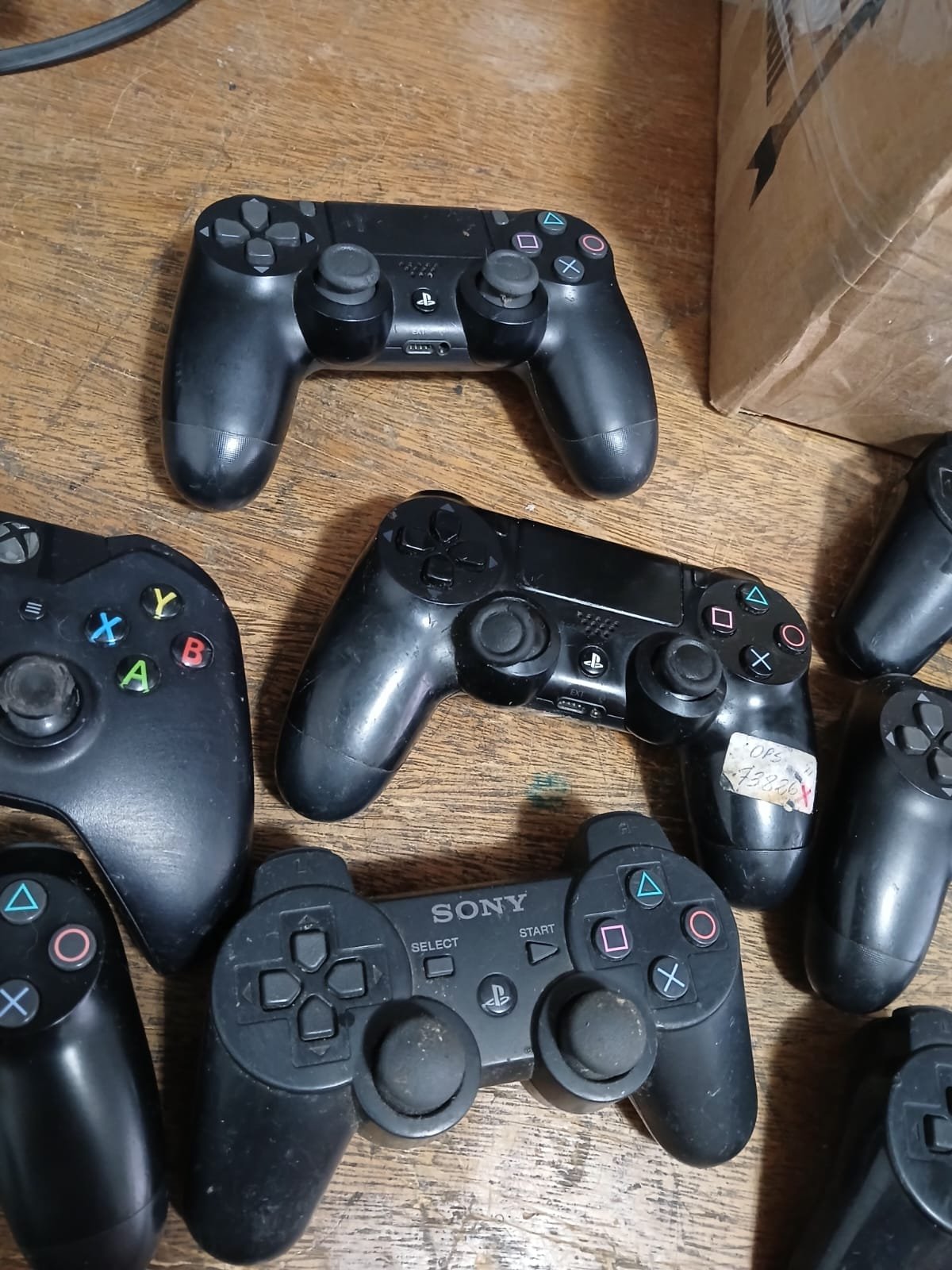 CL/ SAR /LOTE DE 8  CONTROLES PARA REPARO 88,00 SEGUIDOS 28,00