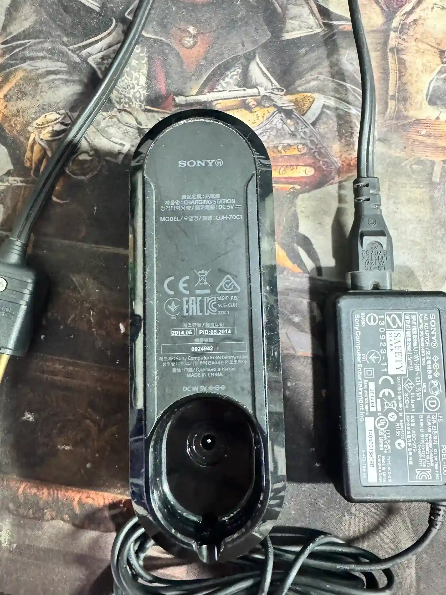 RL/ EDU997/ LINDO DOCK ORIGINAL PARA CONTROLES PS4 41,00 SEGUIDOS DE 12,00