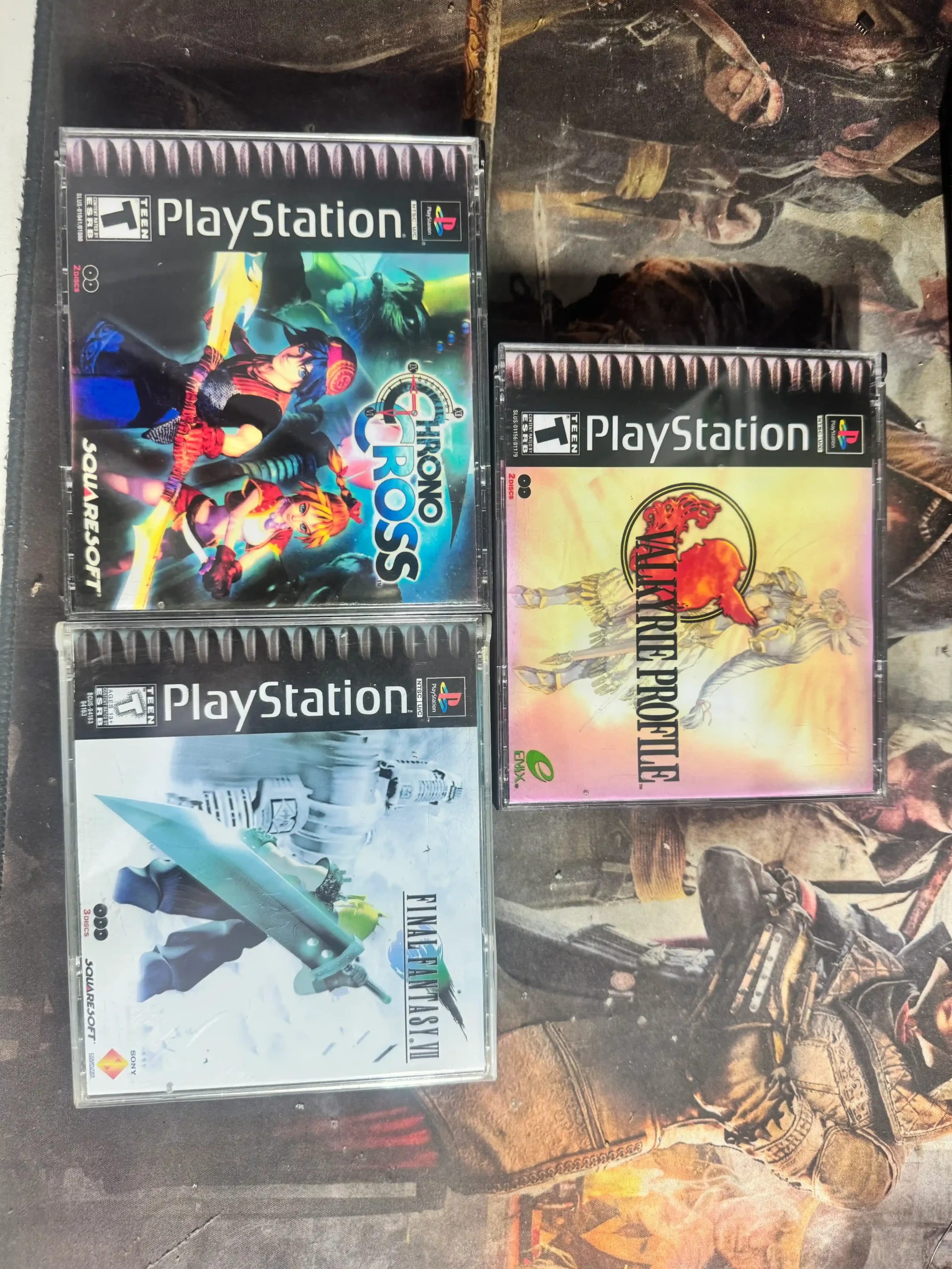 RL/ ALEXANDRE PERES/ LOTE 3 JOGOS PS1 PRENSADOS 21,00 SEGUIDOS DE 11,00