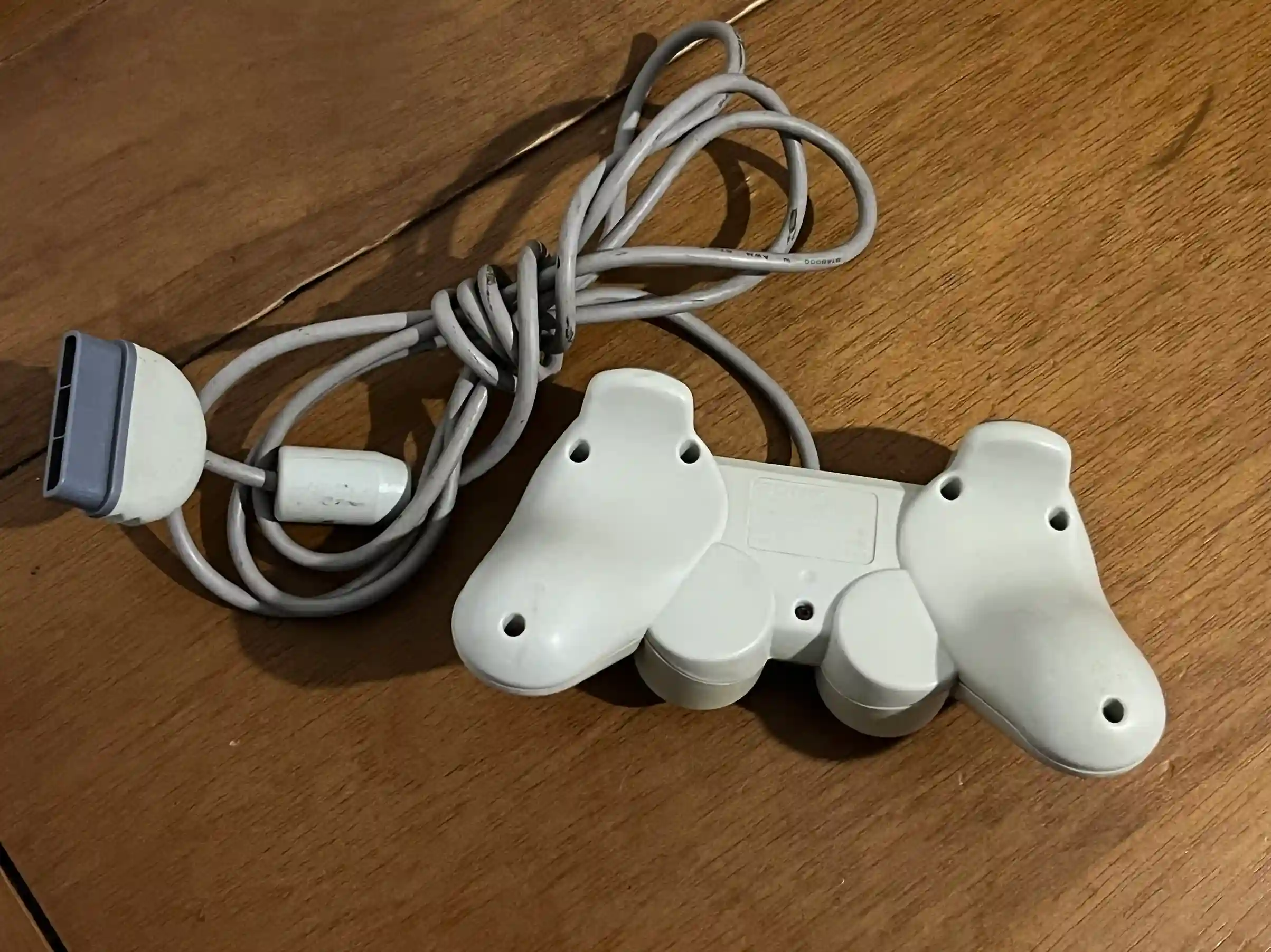 CX/ Junior88 /ORIGINAL PARA CONTROLE PS1. 57,00 SEGUIDOS DE 12,00