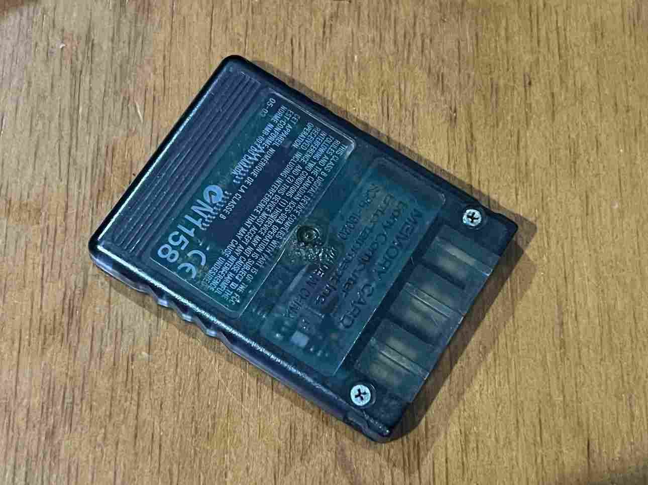 CX/ 17thiagoov /ORIGINAL MEMORI PS2 TRANSLÚCIDO  10,00 SEGUIDOS DE 10,00