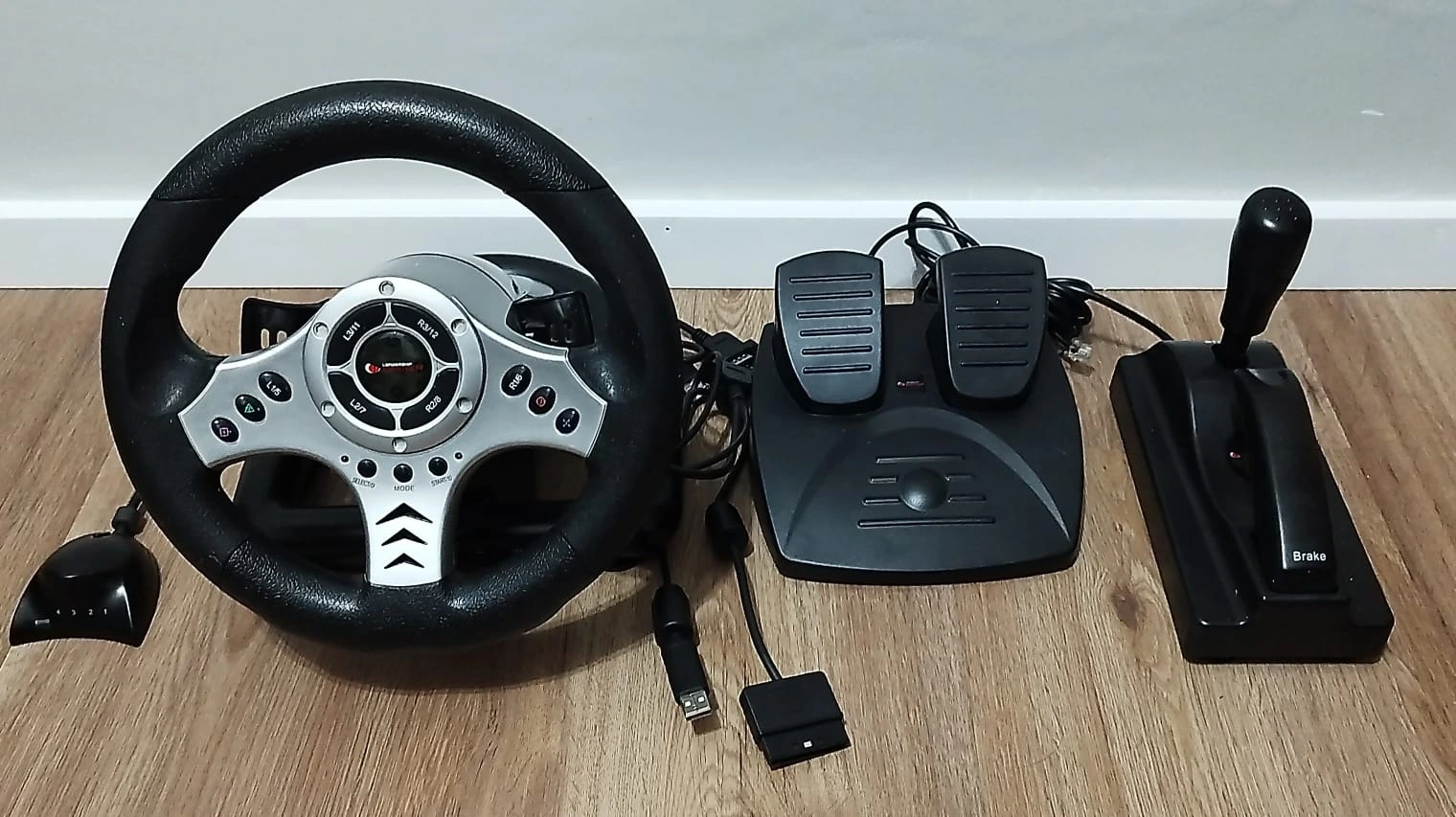 FB/ Geimison /JOYSTICK VOLANTE PC/PS2/PS3  47,00 SEGUIDOS DE 9,00