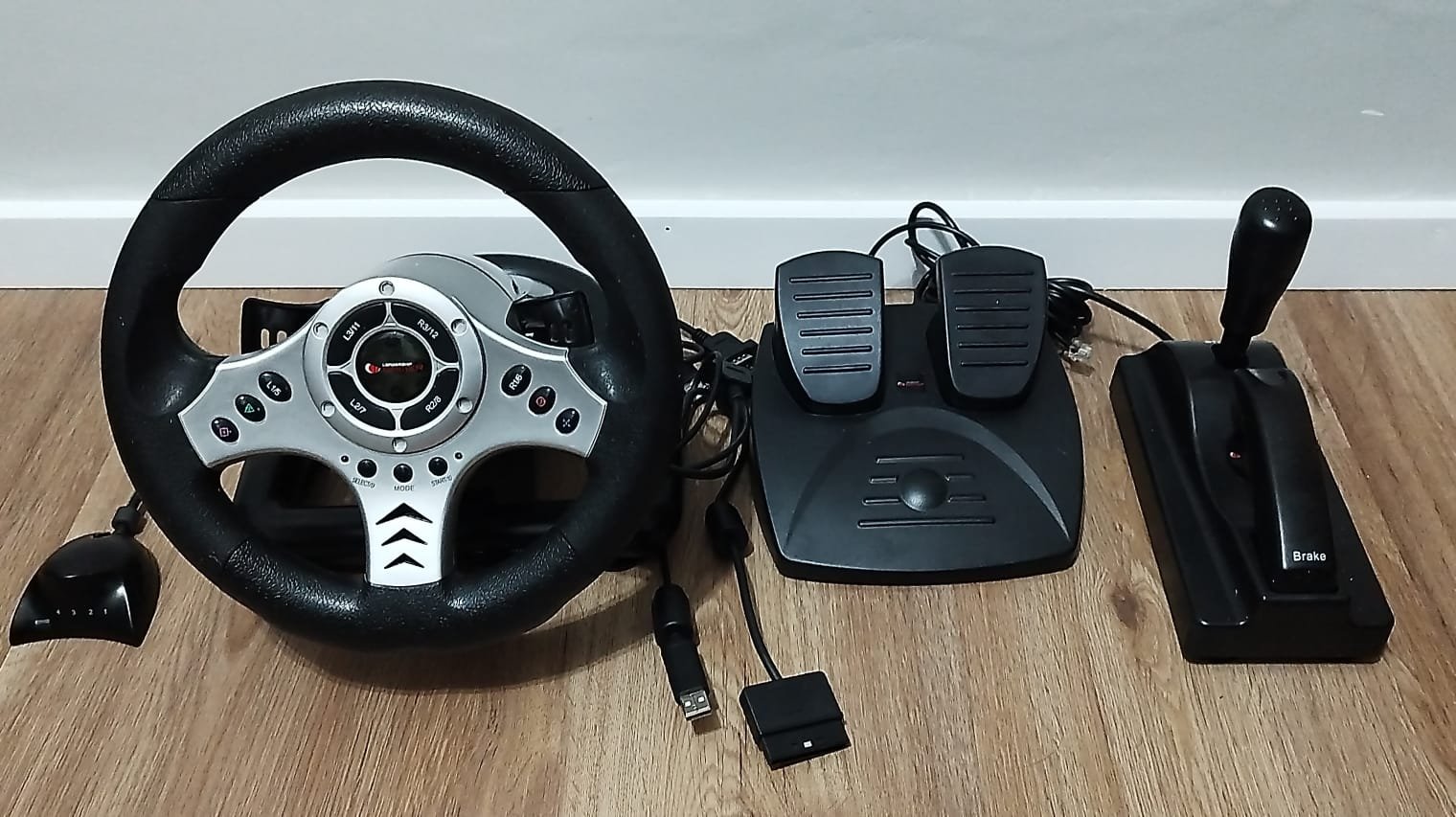 FB/ Geimison /JOYSTICK VOLANTE PC/PS2/PS3  47,00 SEGUIDOS DE 9,00