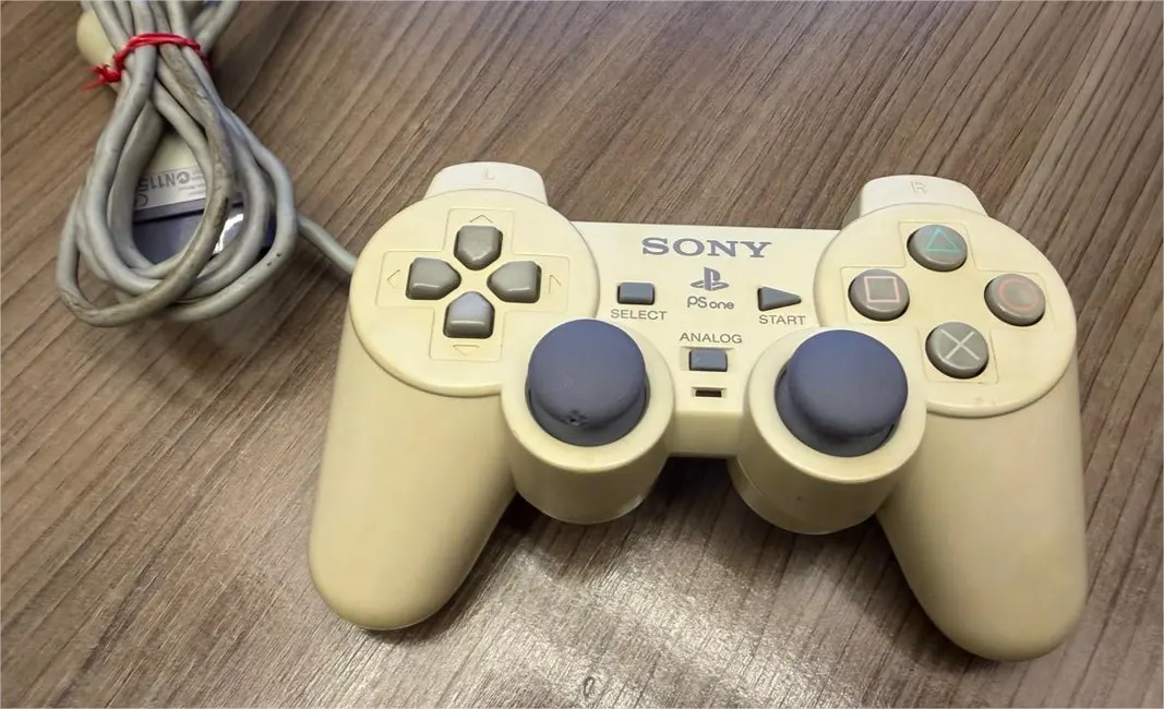 R9/ Valdenir Polaco /ORIGINAL CONTROLE PS1 BABY! 59,00 SEGUIDOS DE 8,00