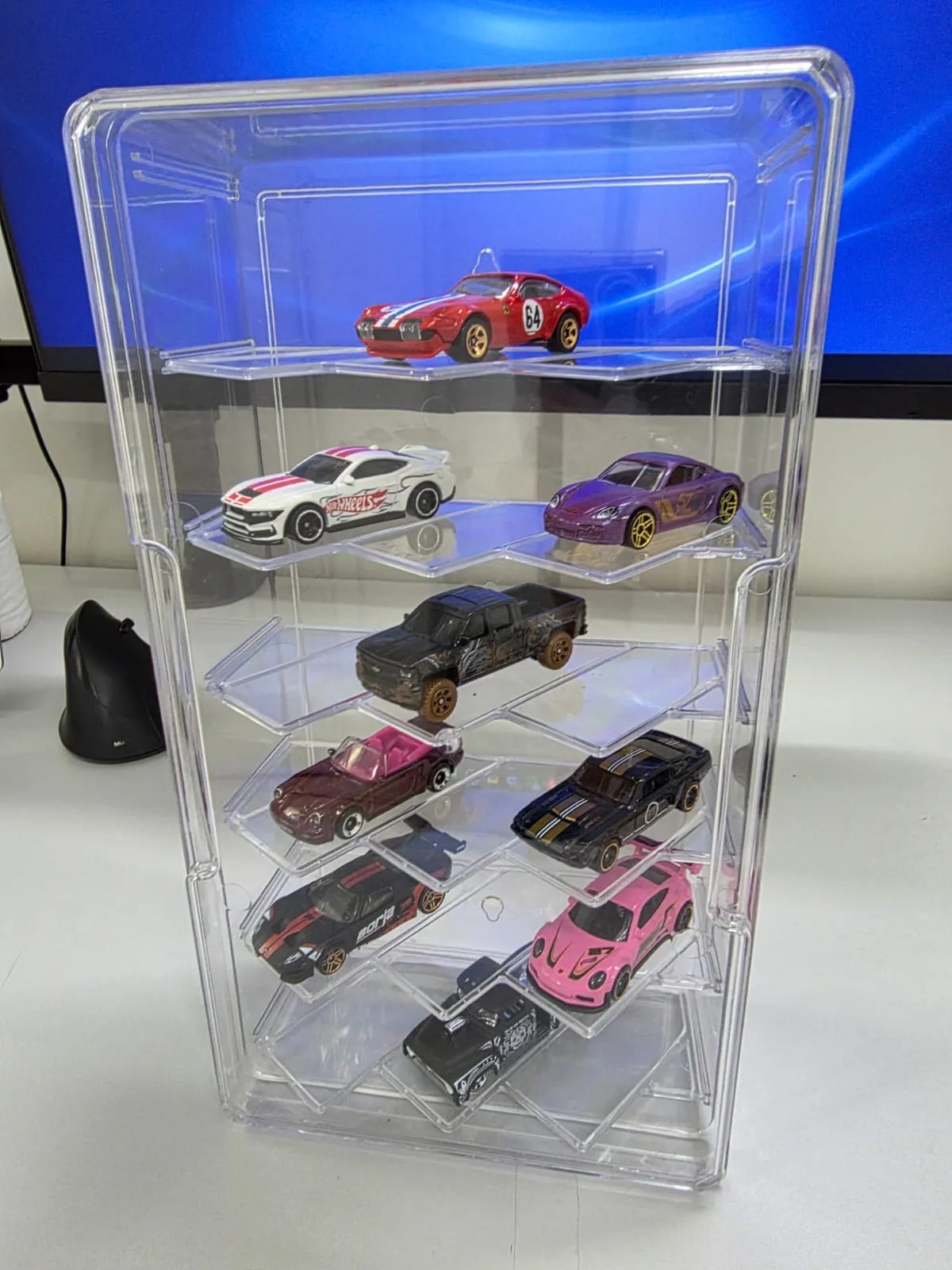 BG/ Arthur Coutinho Cunha /EXPOSITOR ACRÍLICO HOTWHEELS. 49,00 SEGUIDOS DE 9,00