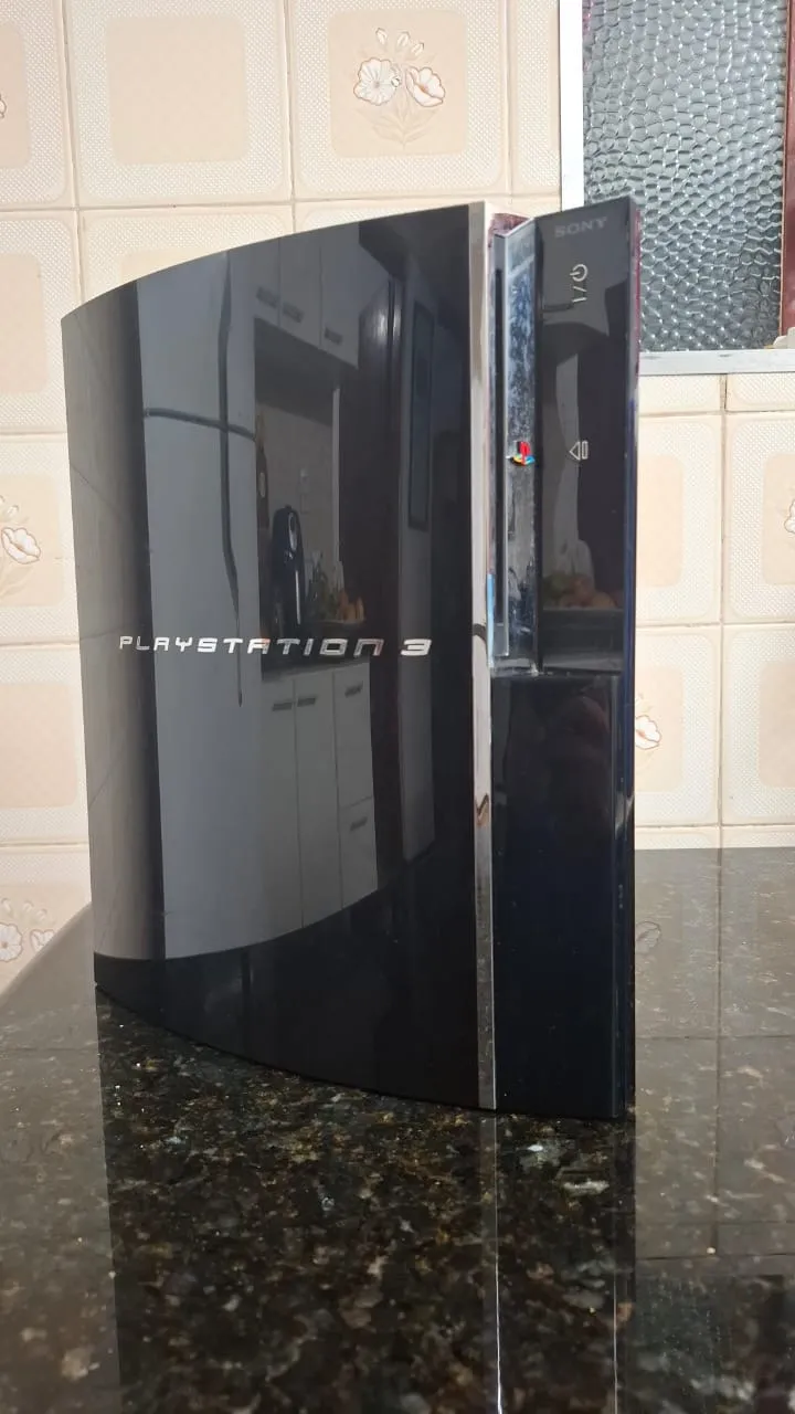 RA/ G***um /MAIS UM PS3 FAT! MODELO 4 USBS!  77,00 SEGUIDOS DE 12,00