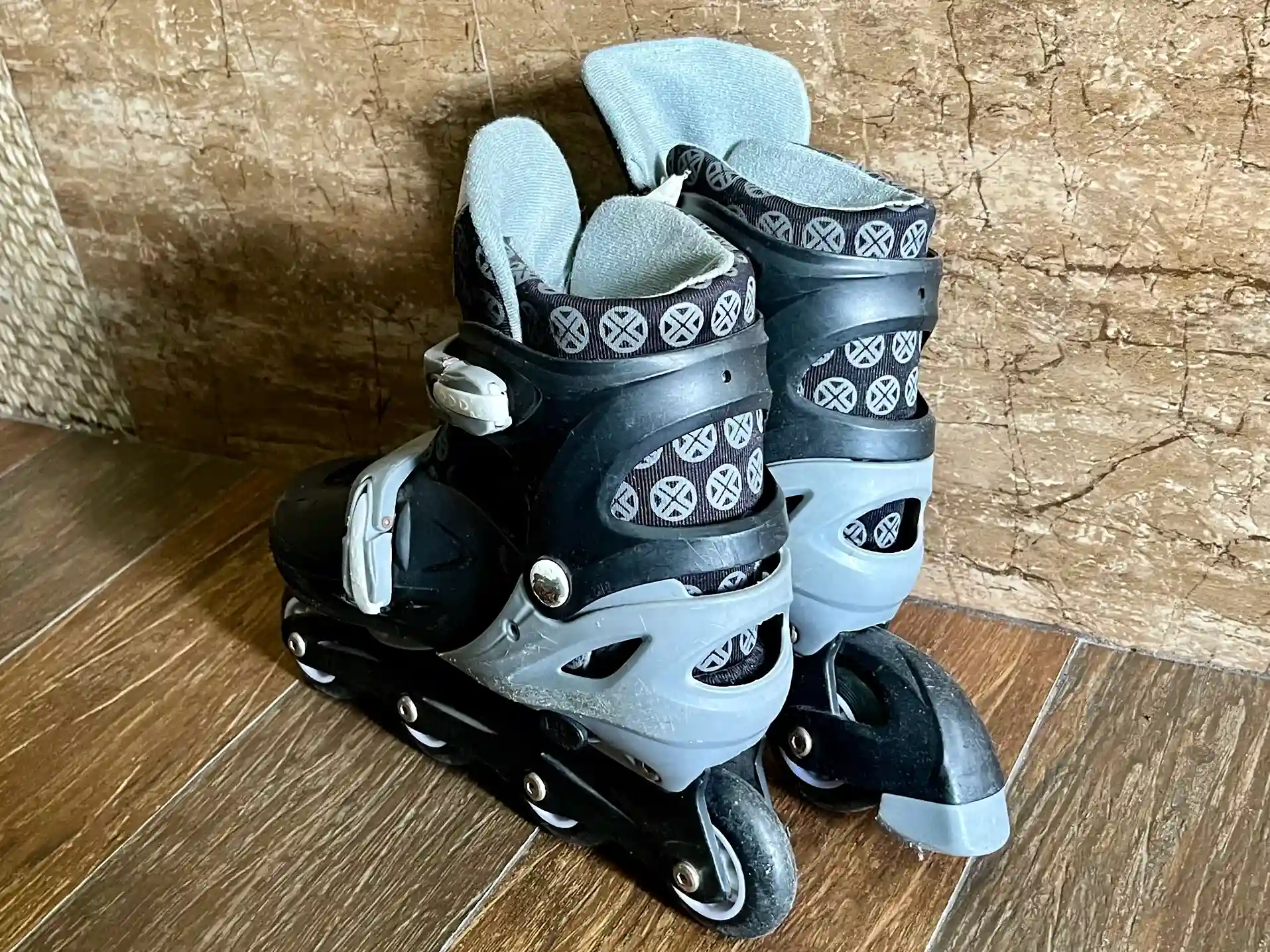 FE/ K**li /PATINS BRINK! TOP! 53,00 SEGUIDOS DE 9,00