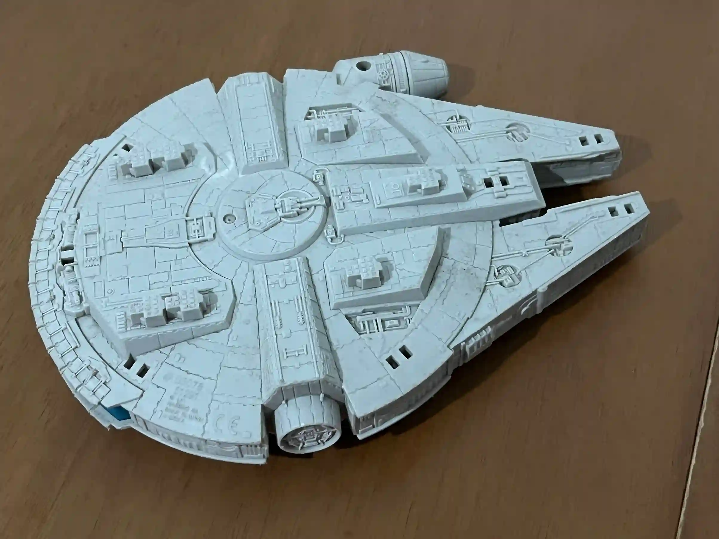 CX/ Alexandre Peres /MILLENNIUM FALCON! 41,00 SEGUIDOS DE 9,00