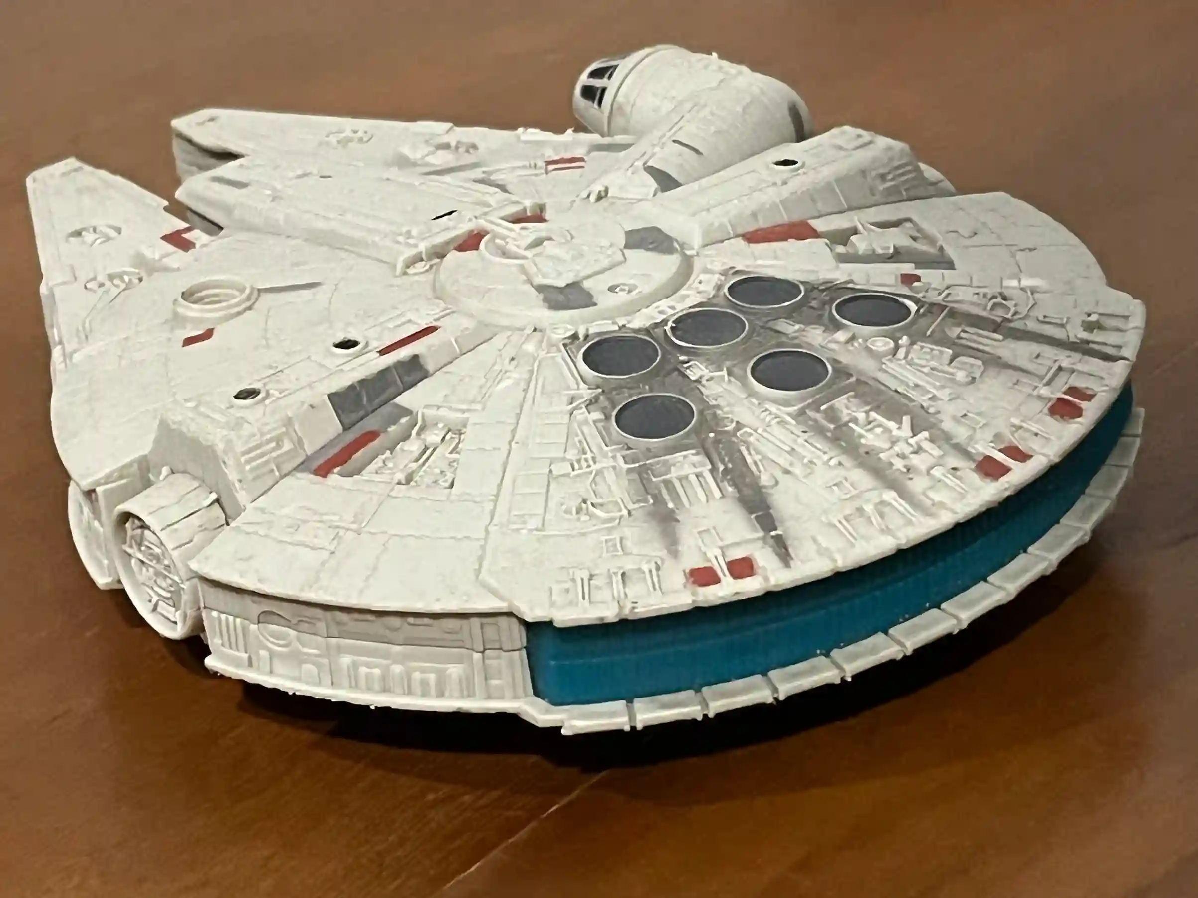 CX/ Alexandre Peres /MILLENNIUM FALCON! 41,00 SEGUIDOS DE 9,00