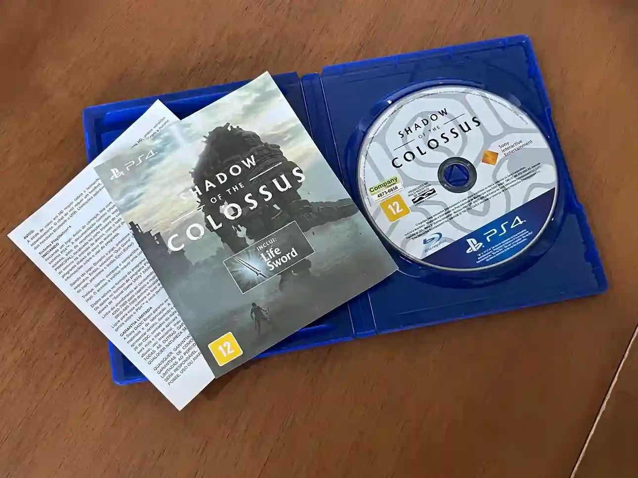 CX/ Alexandre Peres /SHADOM OF THE CLOSSUS. 38,00 SEGUIDOS DE 8,00