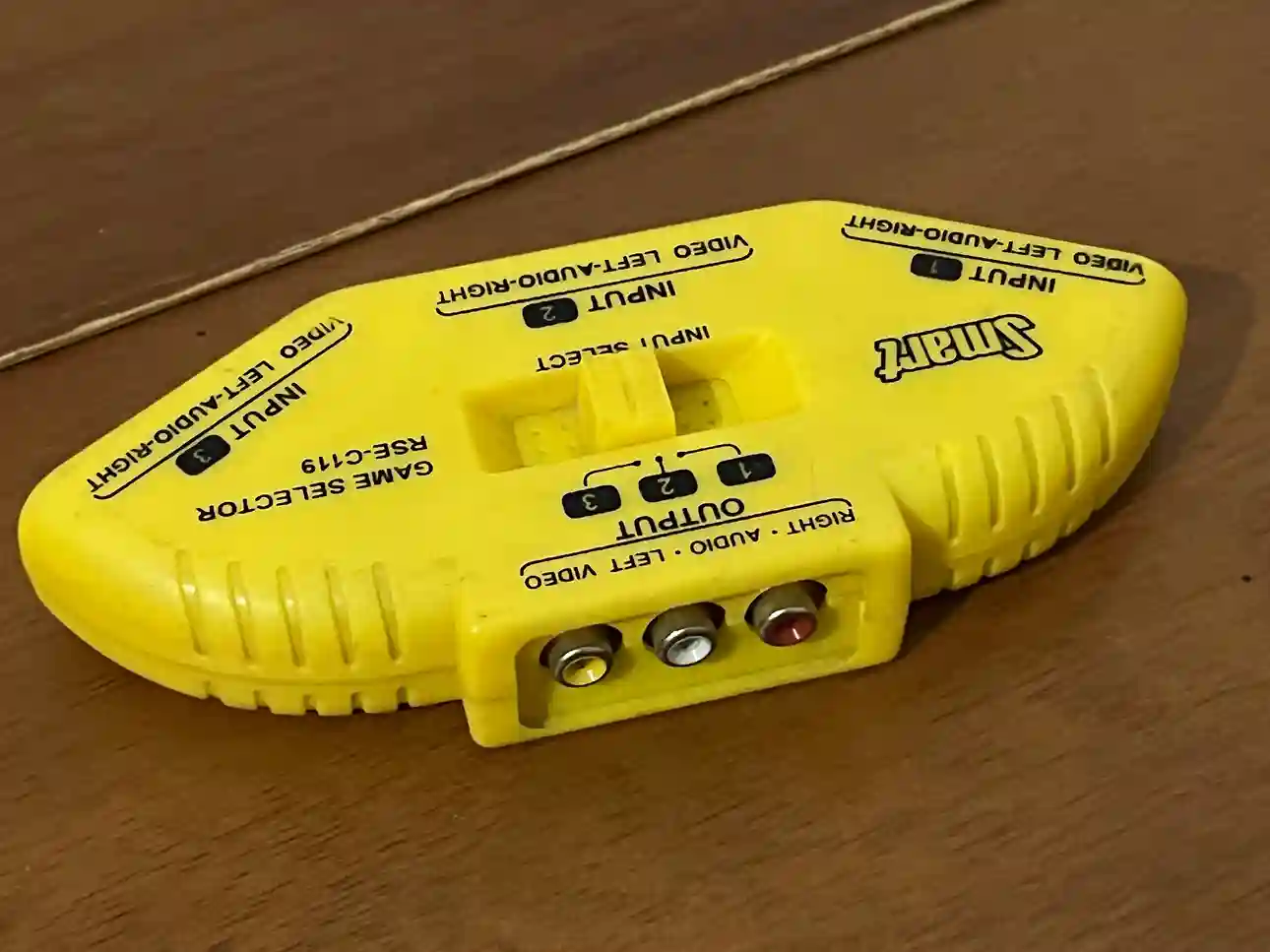 CX/ kevogames /SPLIT RCA 3 IN 1.   38,00 SEGUIDOS DE 5,00