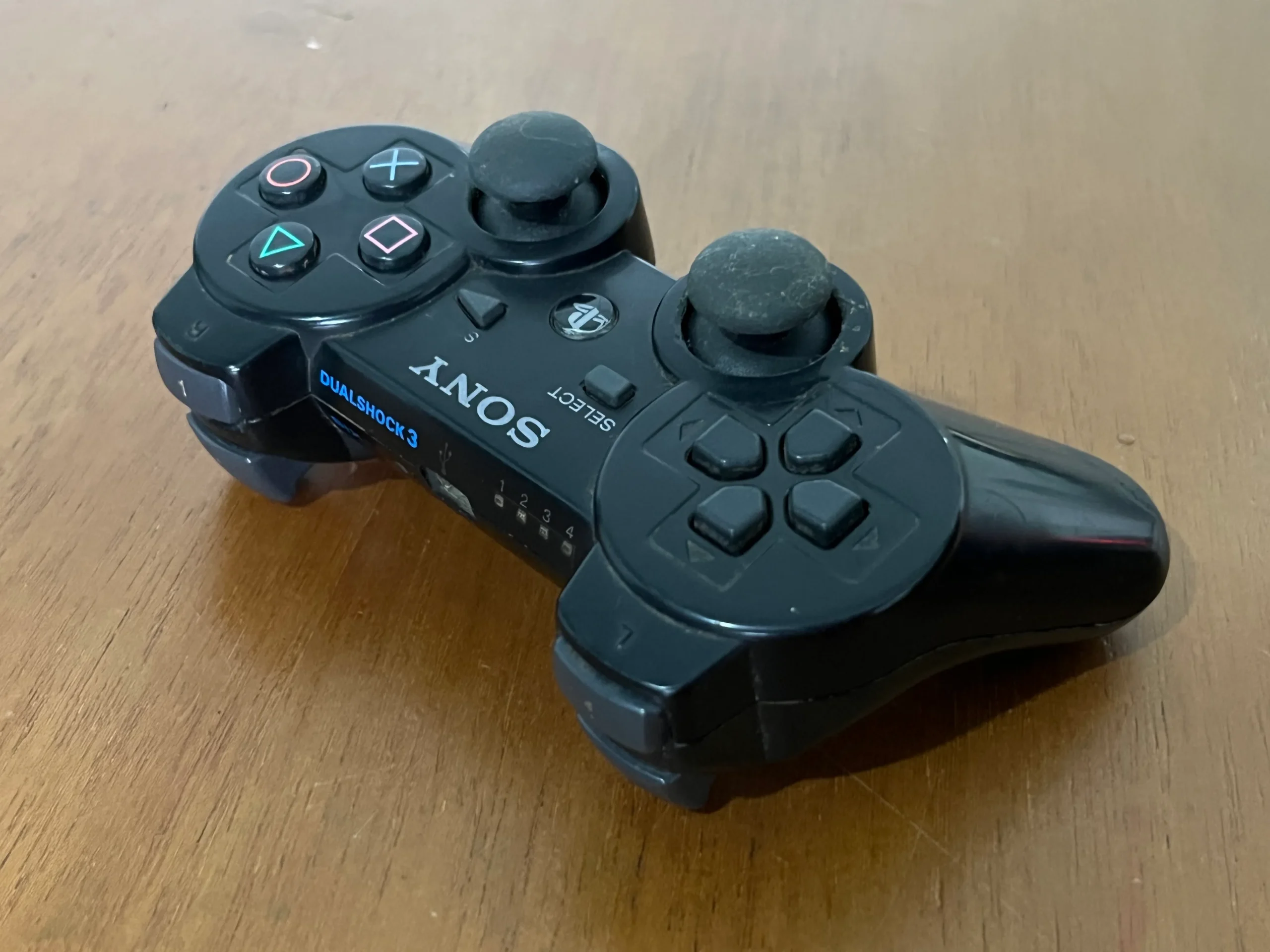 CX/ LFERNANDO /CONTROLE PLAYSTATION 3 ORIGINAL! 51,00 SEGUIDOS DE 10,00