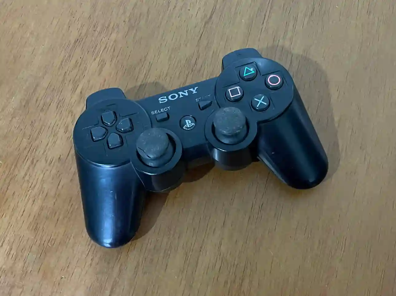 CX/ LFERNANDO /ORIGINAL CONTROLE PS3  53,00 SEGUIDOS DE 8,00