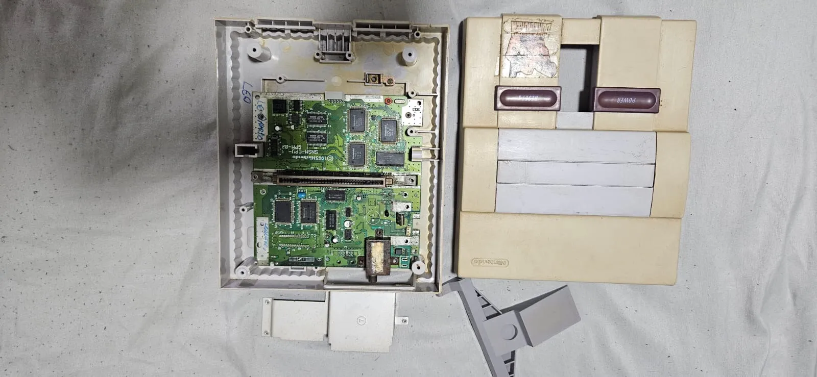 LF/ W****er M**iz /SUPER NINTENDO. 48,00 SEGUIDOS DE 8,00