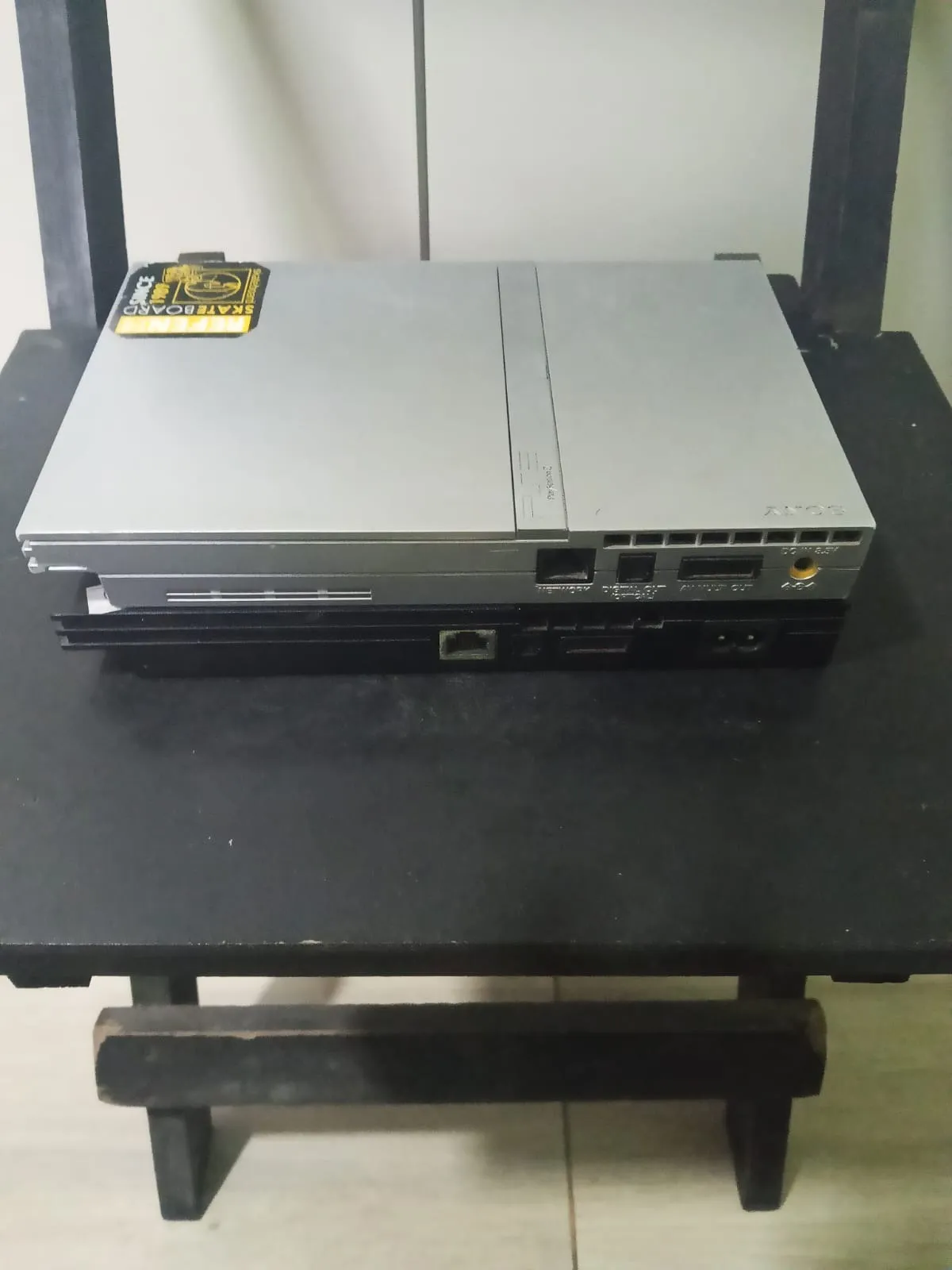TA/ D***el / 2 CONSOLES SONY PS2, UM É SILVER  89,00 SEGUIDOS DE 12,00