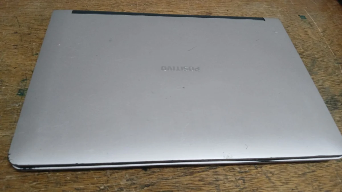 CL/ F***io /NOTEBOOK POSITIVO I3 C BATOCERA 238,00 SEGUIDOS 28,00