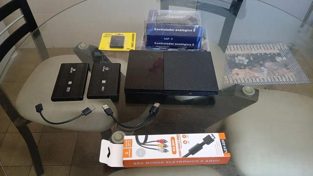 CL/ Ajanuar /PLAYSTATION 2 COM 3 HD EXTERNOS 258,00 SEGUIDOS 28,00