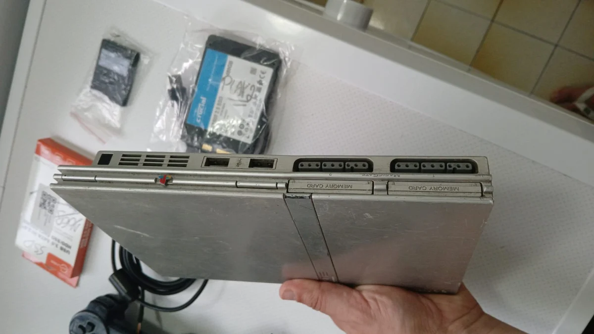CL/ PLAYSTATION 2 PRATA 238,00 SEGUIDOS 28,00