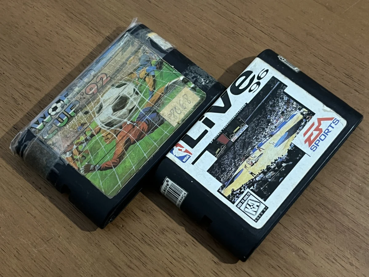CX/ 2 JOGOS PARA MEGA DRIVE. 27,00 SEGUIDDOS DE 5,00