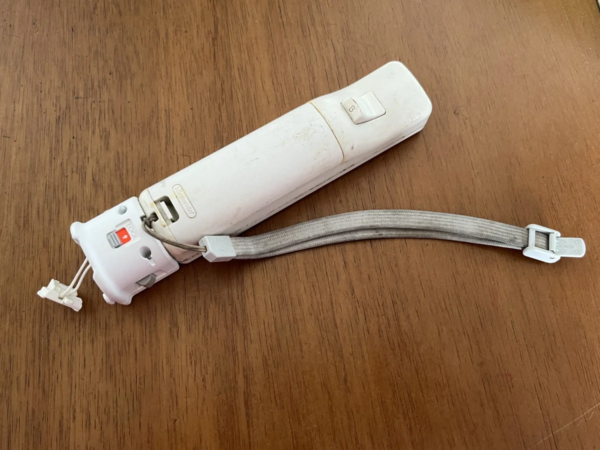 CX/ E***97 /CONTROLE ORIGINAL WII. 47,00 SEGUIDOS DE 9,00