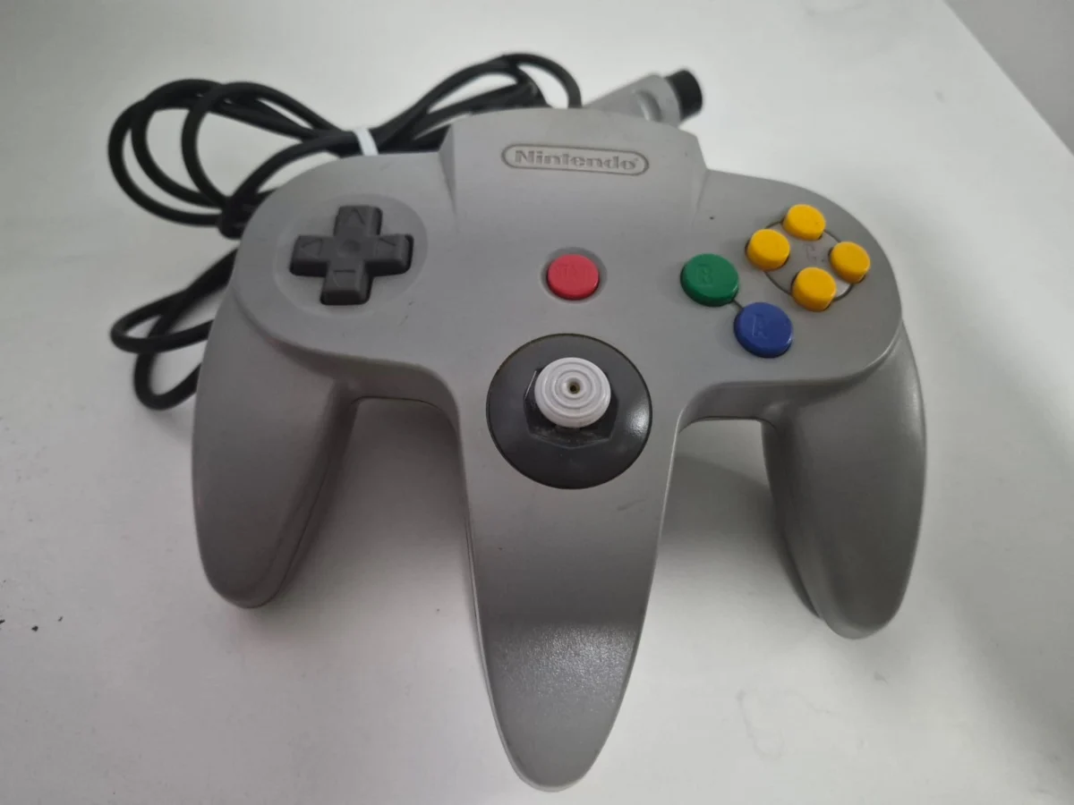JD/ Z***mo /ORIGINAL CONTROL. N64! 49,00 SEGUIDOS DE 7,00