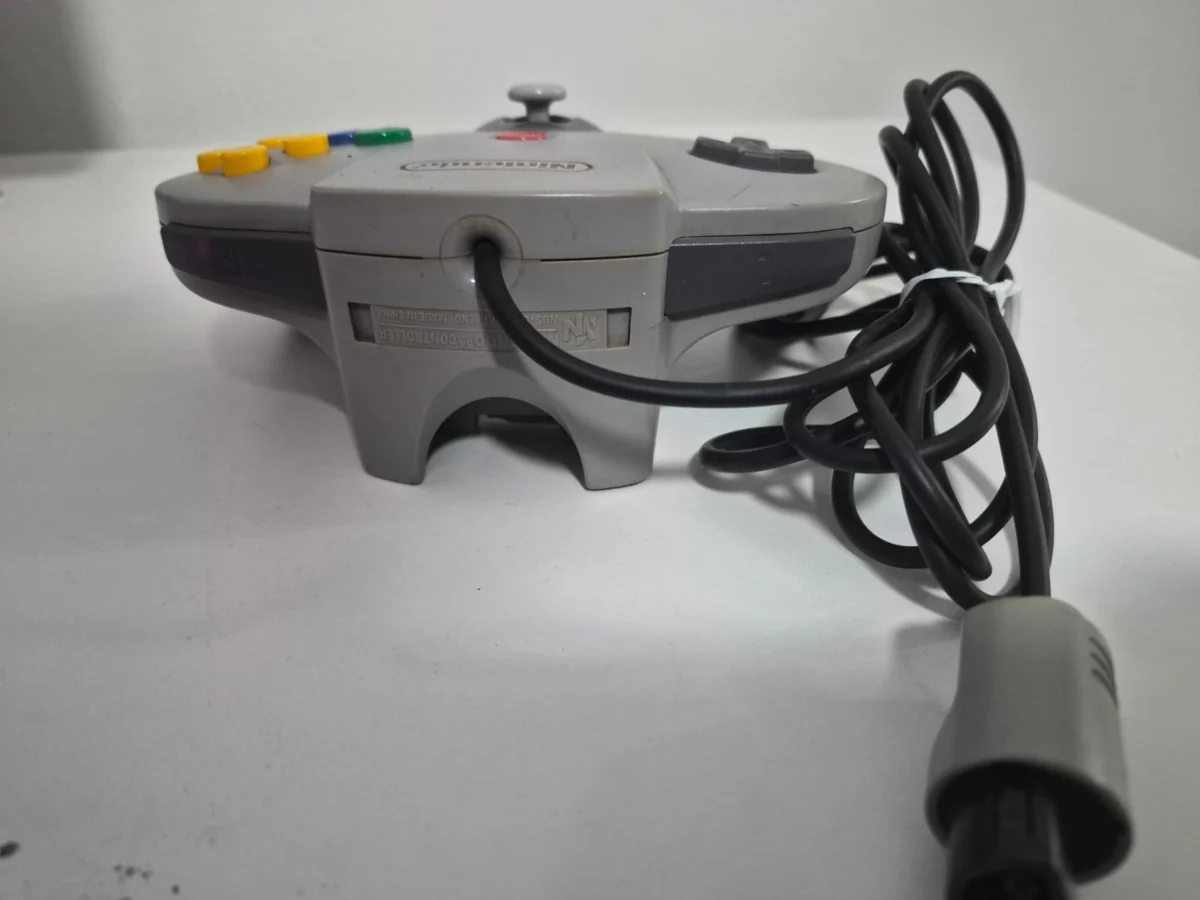 JD/ Z***mo /ORIGINAL CONTROL. N64! 49,00 SEGUIDOS DE 7,00