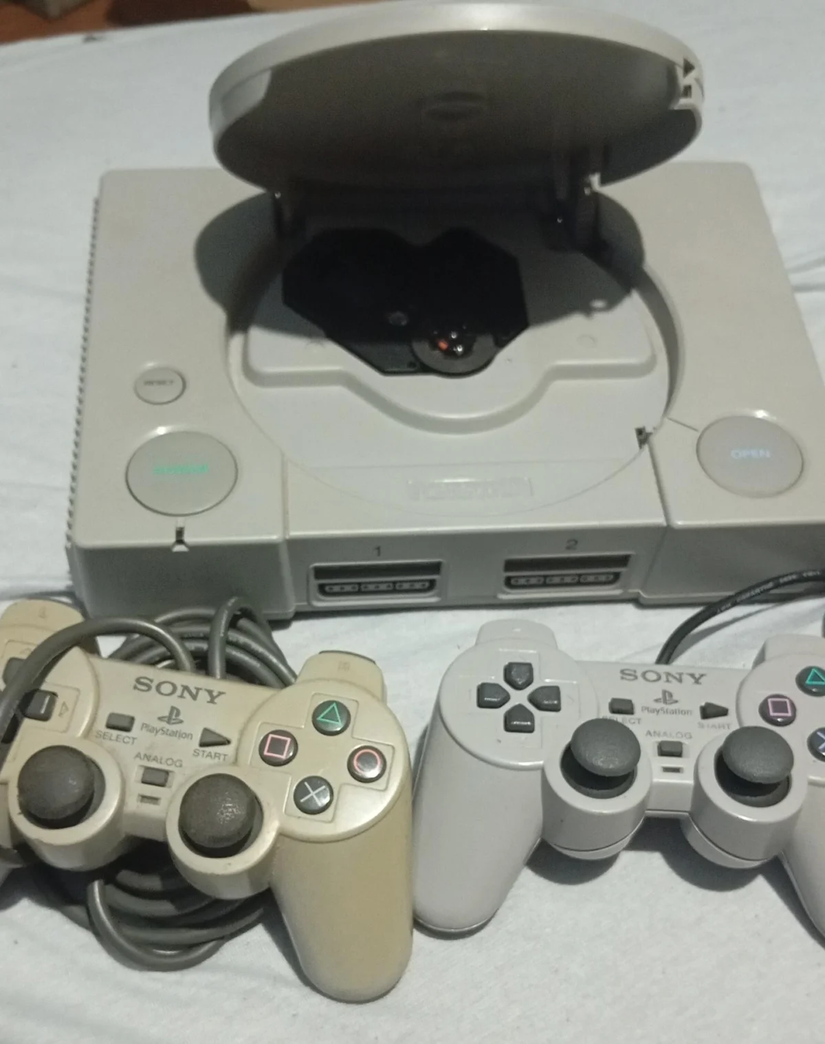 AD/ G**te B*a /PS1 FAT MODELO SCPH3000 TOP! 147,00 SEGUIDOS DE 17,00
