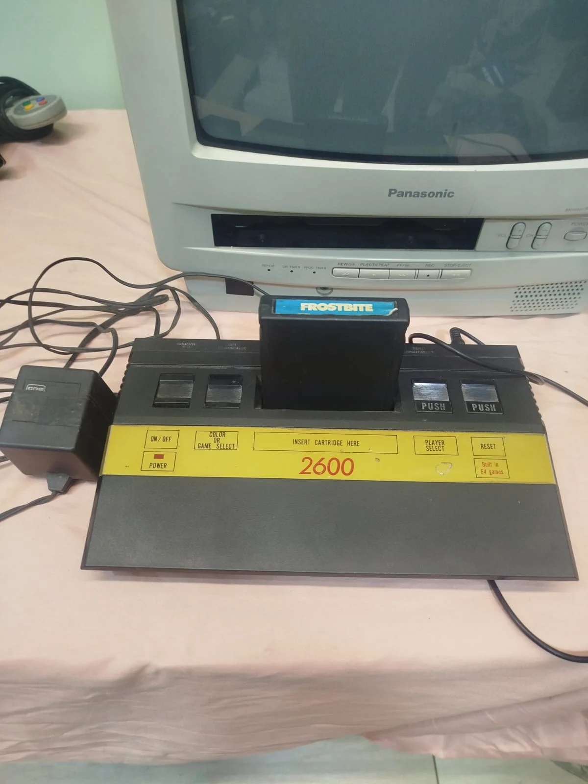 TA/ Webgeo /ANTIGO ATARI 2600 ÉPICO!+CARTUCHO  117,00 SEGUIDOS DE 17,00