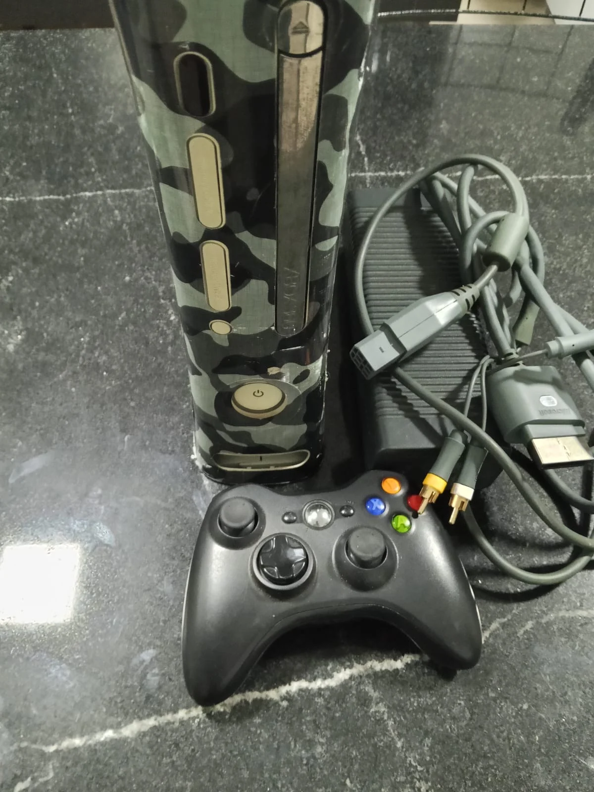 CX/ j***ys b**ga /XBOX 360 FAT! TOP! DESBLO+HD. 127,00 SEEGUIDOS DE 23,00