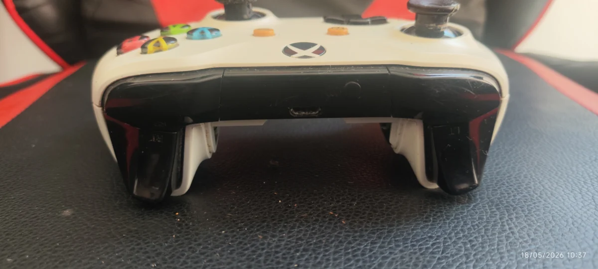 KF/ T*****io /CONTROLE XBOX ONE 44,00 SEGUIDOS DE 6,00