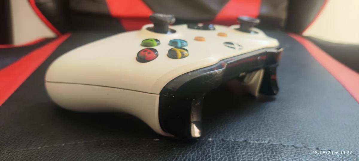 KF/ T*****io /CONTROLE XBOX ONE 44,00 SEGUIDOS DE 6,00