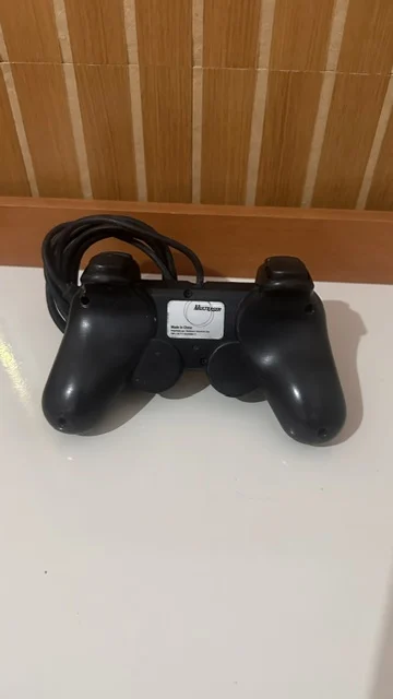 NR/ CONTROLE USB 10,00 SEGUIDOS DE 3,00