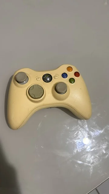 NR/ CONTROLE XBOX 360  10,00 SEGUIDOS DE 5,00