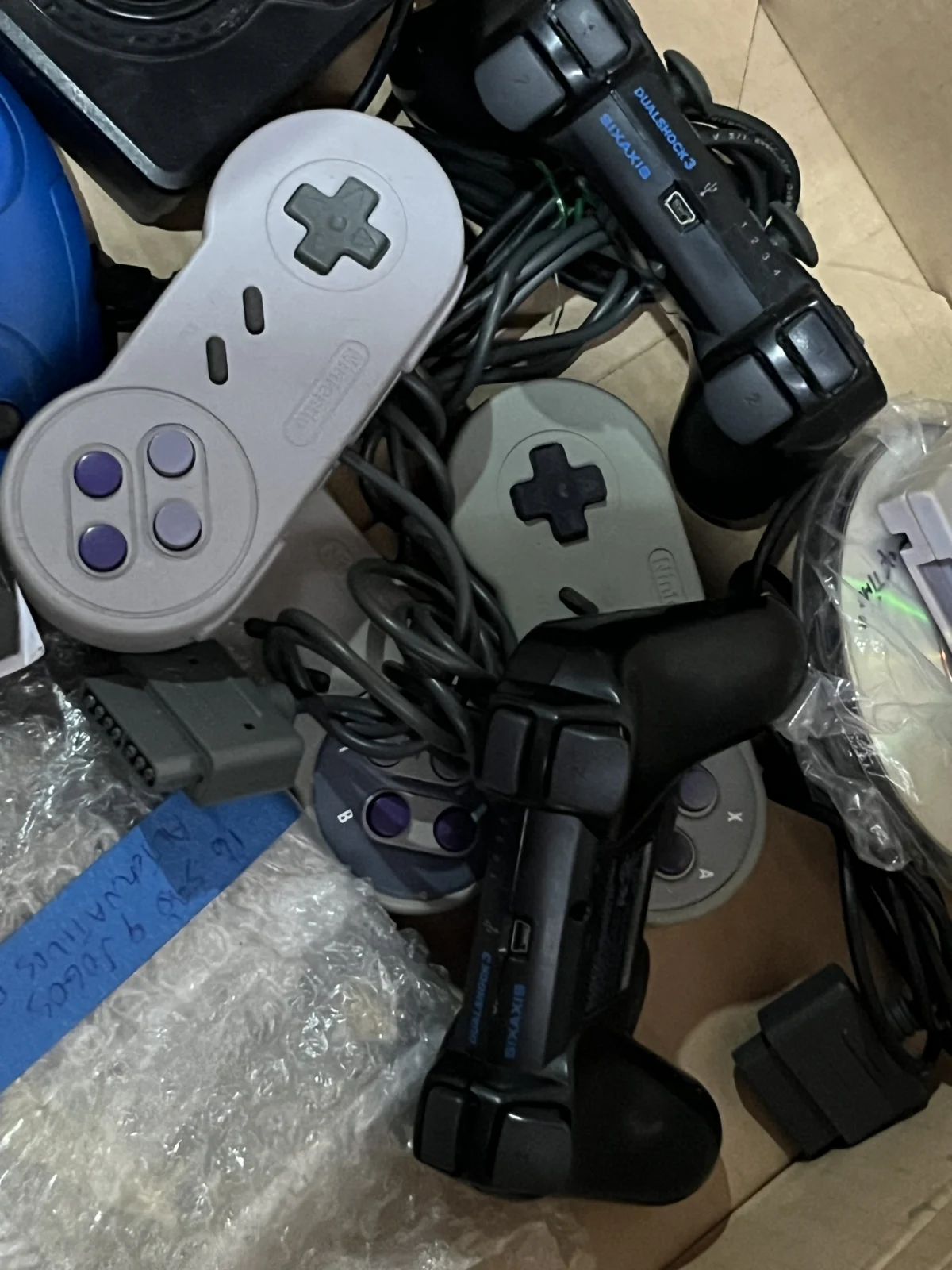 CX/ Z***mo /LOTE DE ACESSÓRIOS E JOGOS DE GAMES. 88,00 SEGUIDOS DE 10,00