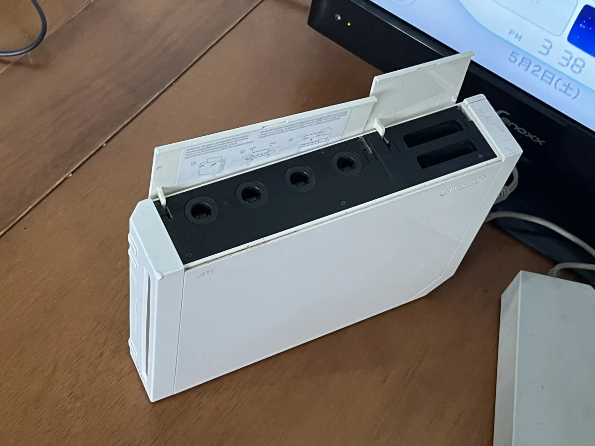 CX/ A******re P**es /NINTENDO WII+ACESSÓRIOS 97,00 SEGUIDOS DE 25,00