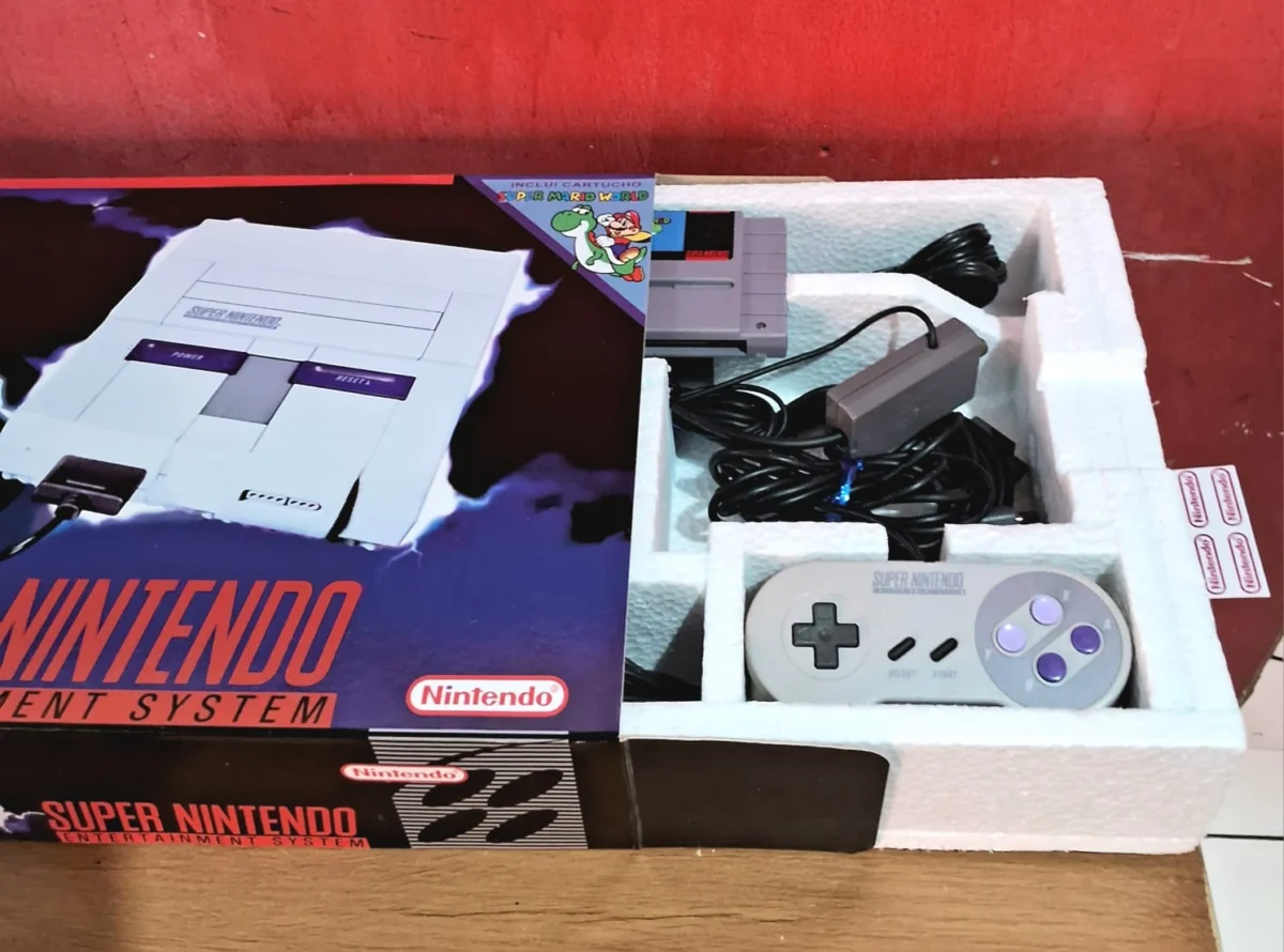 CX/ CAIXA + MANUAIS + BERÇO + POSTER! 134,00 SEGUIDOS DE 21,00