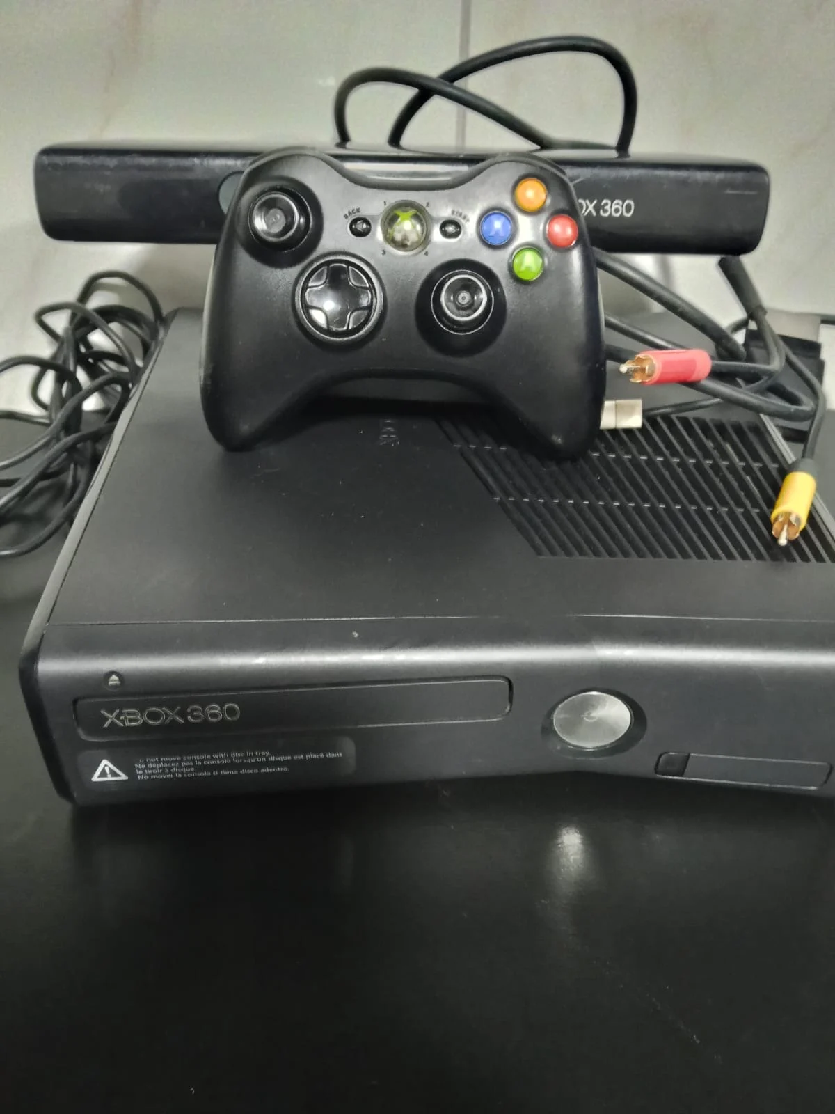 CX/ P*o /XBOX 360 + ACESSÓRIOS! 111,00 SEGUIDOS DE 19,00