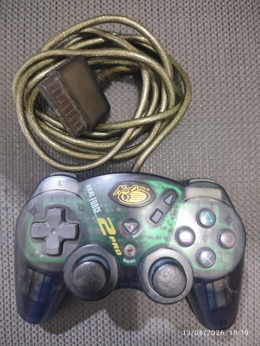 CX/ 2*******27 /PLAYSTAATION 2 100% + ACESSÓRIOS! 111,00 SEGUIDOS DE 21,00