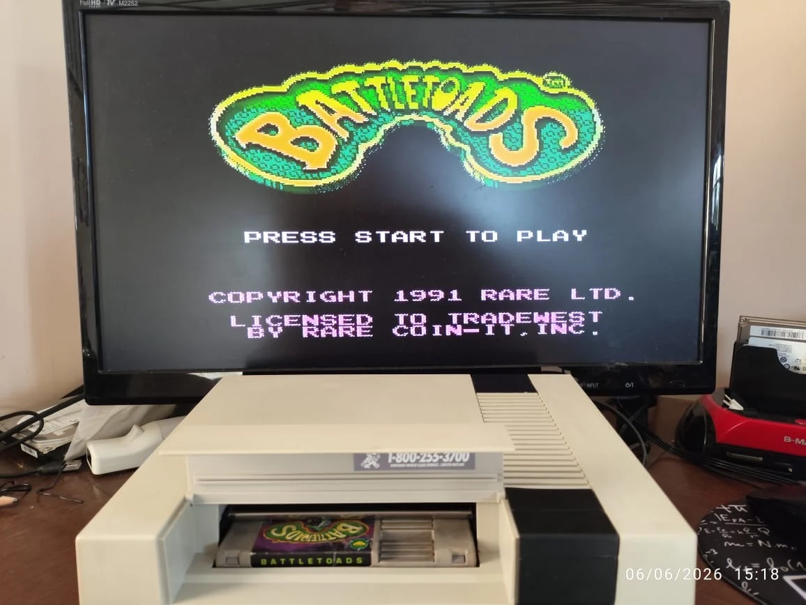 CX/ NINTENDINHO 8BITS! TOP!+ACESSÓRIOS  277,00 SEGUIDOS DE 35,00